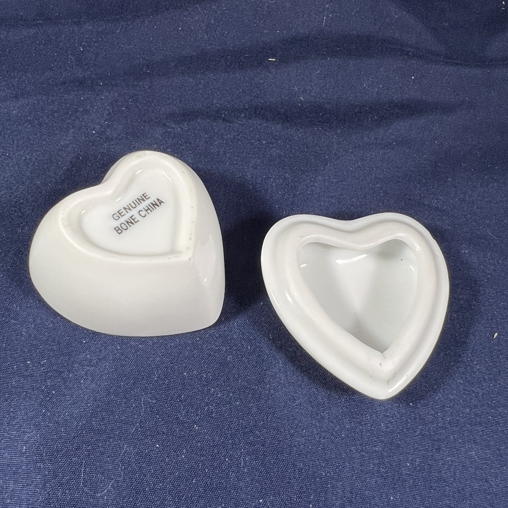 Mini Heart Bone China Trinket Dish White Floral Hand Painted Cottagecore Decor - Picture 3 of 3